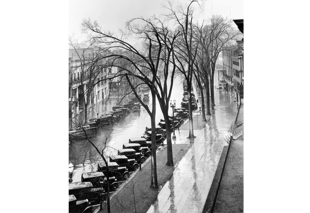 Main Street, Saratoga Springs, New York, 1931. Fotografía de Walker Evans .