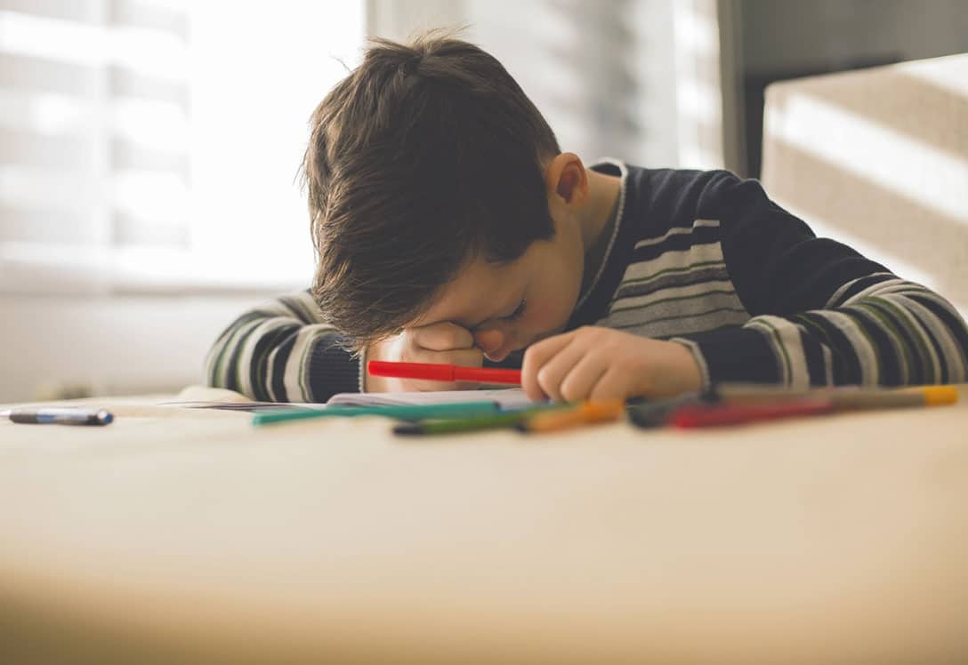 Niño con dificultades de aprendizaje