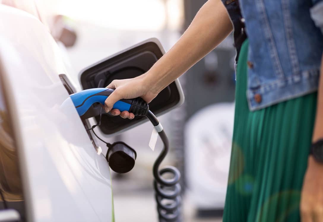 consejos-comprar-coche-ecologico-1 repostar coche