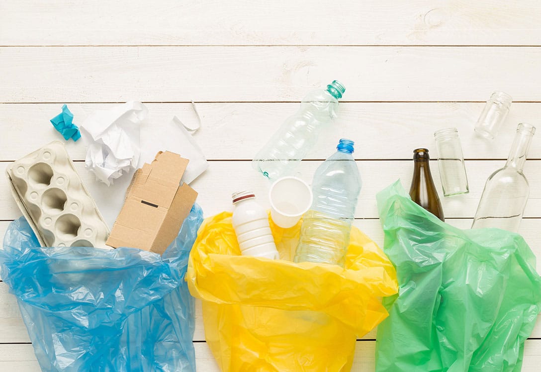 Bolsas de colores para reciclar en casa