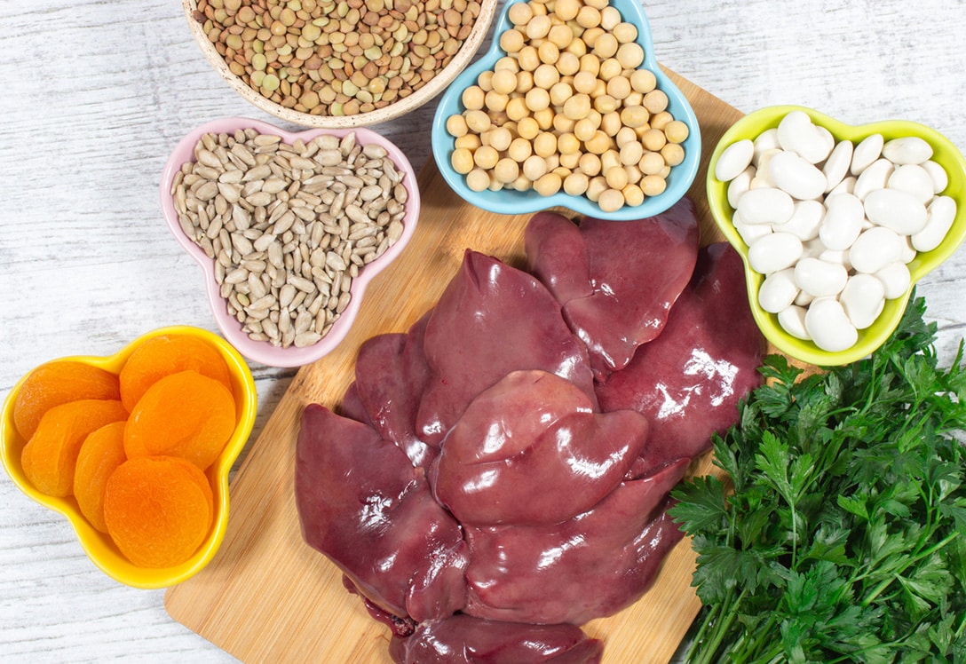 higado y legumbres (alimentos ricos en hierro)