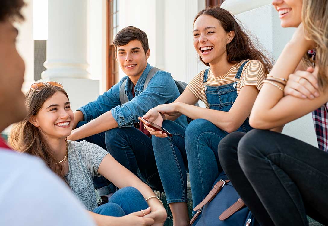 Ocio de jóvenes en centro juvenil