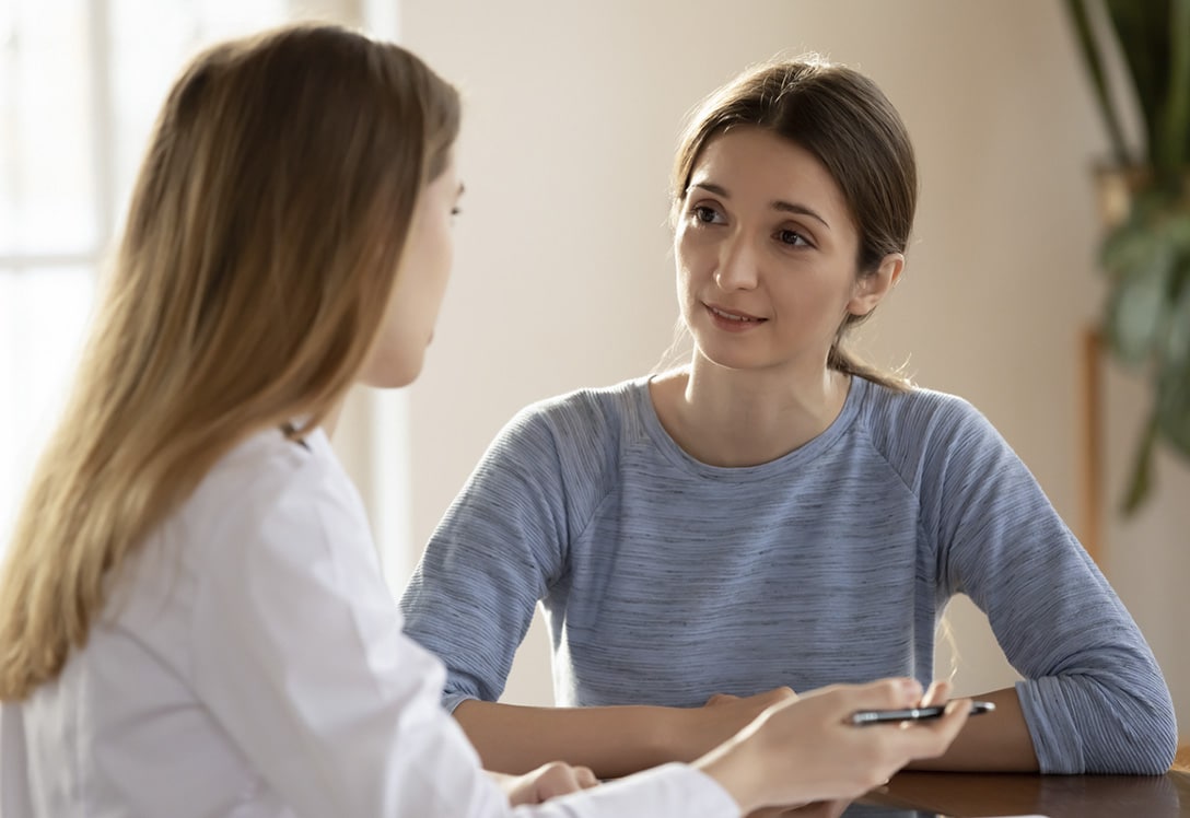 mujer-consulta-ginecologa Mujer consulta ginecológica