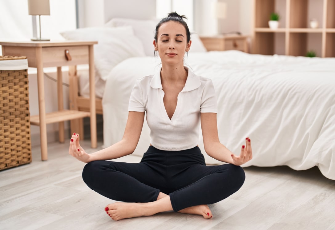 mujer-meditando mujer meditando