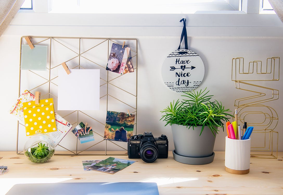 Mural de fotos hecho en madera