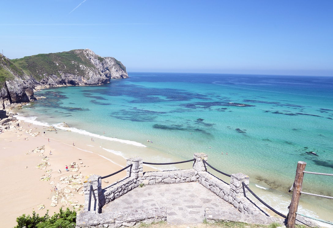 Playa en Asturias, España