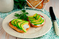 Desayuno energético de tostada de aguacate